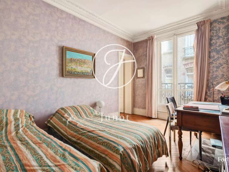 Appartement Paris 16e - 2 chambres - 104m²
