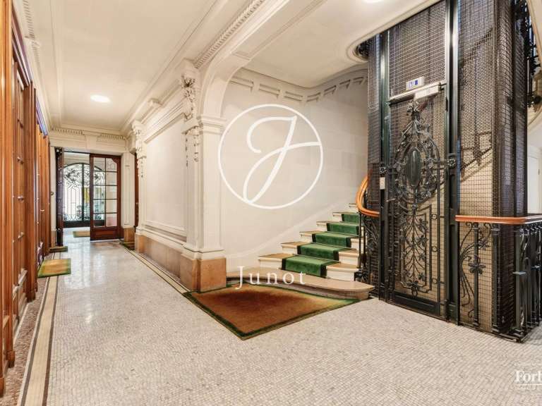 Appartement Paris 16e - 2 chambres - 104m²