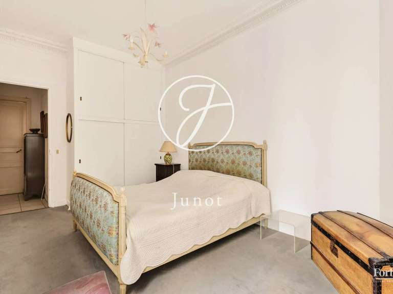 Appartement Paris 16e - 2 chambres - 104m²