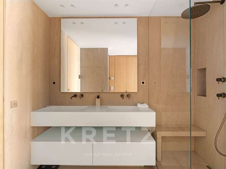 Appartement Paris 16e - 2 chambres - 130m²