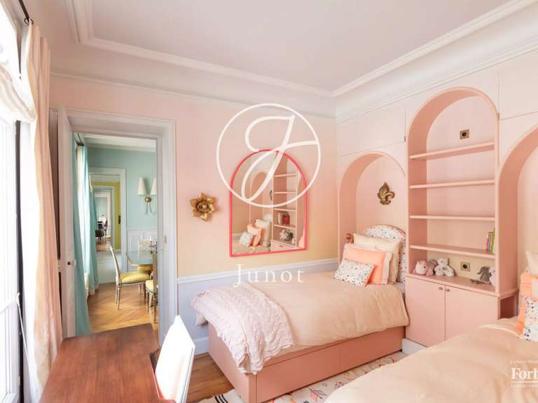 Appartement Paris 16e - 3 chambres - 84m²