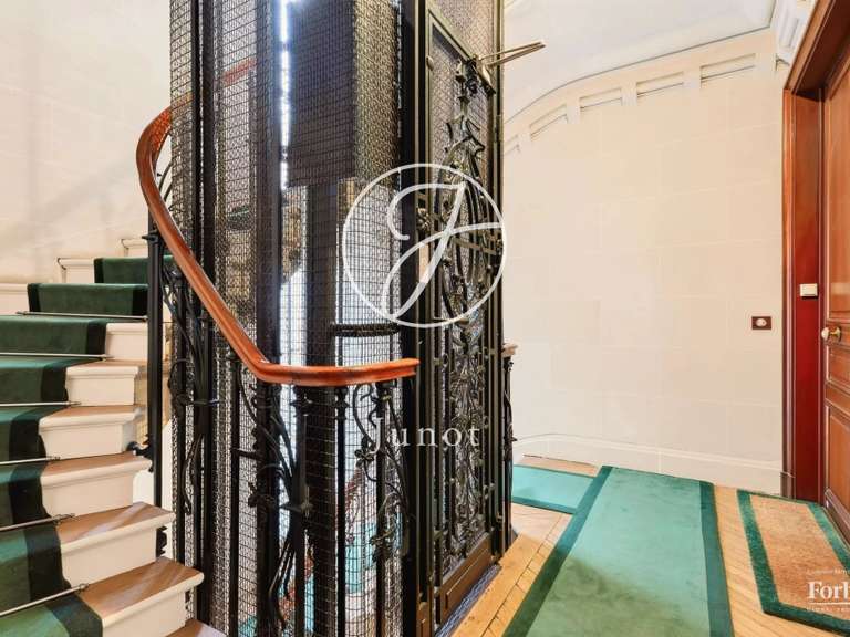 Appartement Paris 16e - 3 chambres - 104m²
