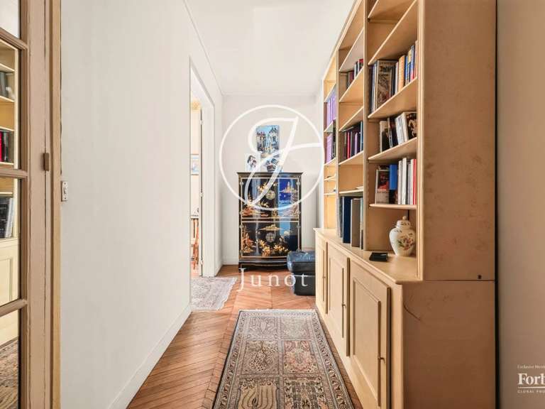 Appartement Paris 16e - 3 chambres - 104m²