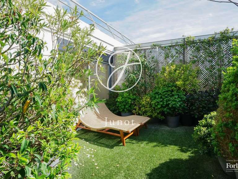 Appartement Paris 16e - 3 chambres - 169m²