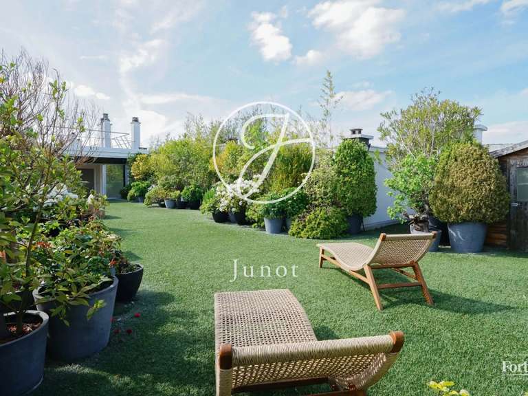 Appartement Paris 16e - 3 chambres - 169m²