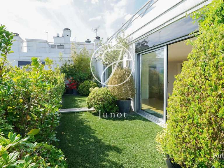 Appartement Paris 16e - 3 chambres - 169m²