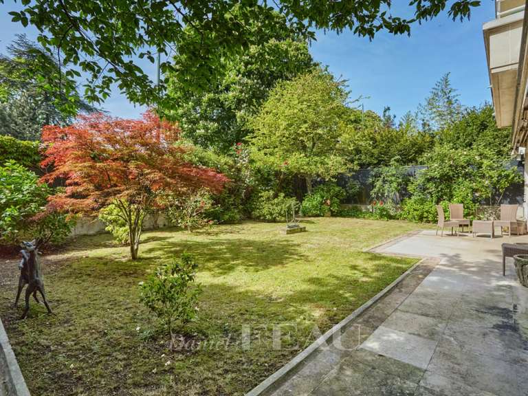 Appartement Paris 16e - 3 chambres - 123m²