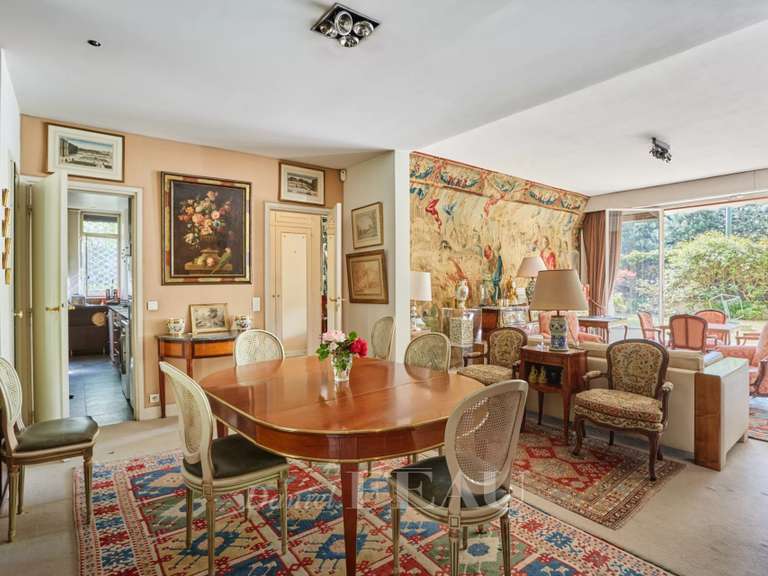 Appartement Paris 16e - 3 chambres - 123m²