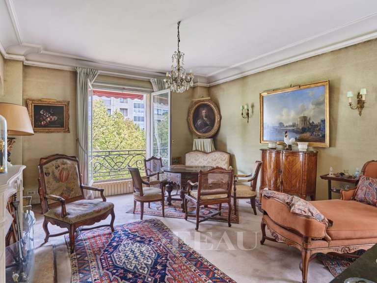 Appartement Paris 16e - 3 chambres - 127m²