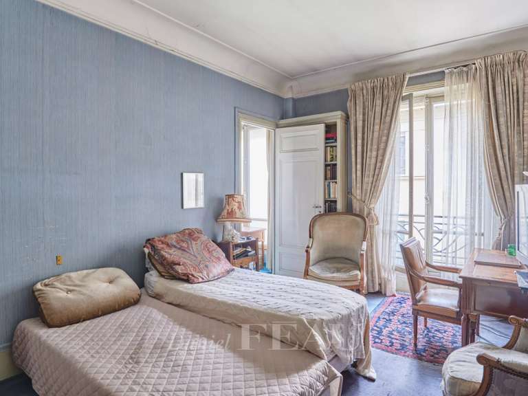 Appartement Paris 16e - 3 chambres - 127m²