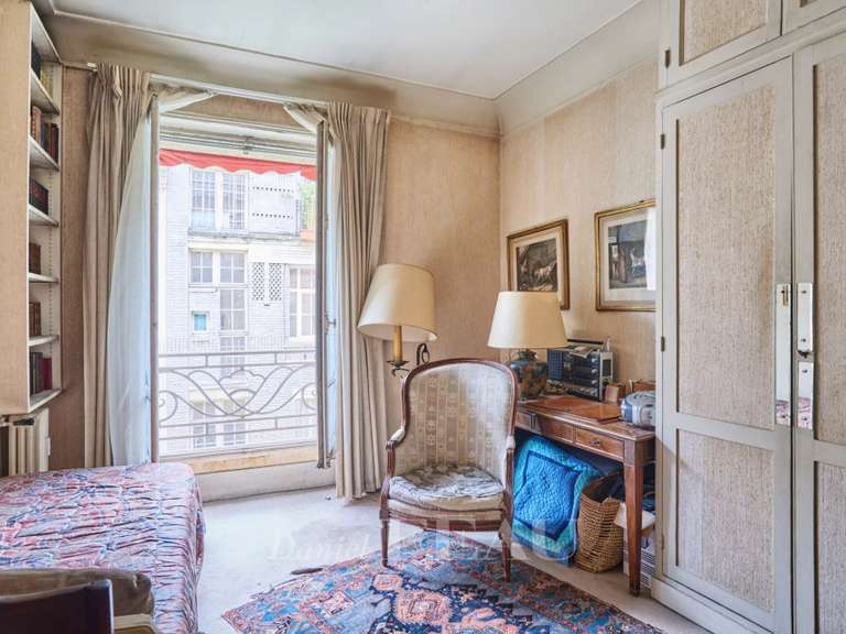 Appartement Paris 16e - 3 chambres - 127m²