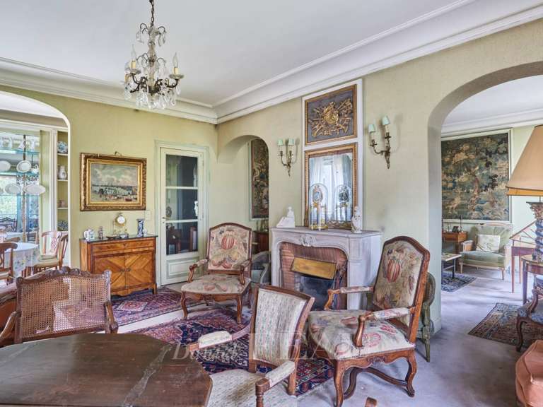 Appartement Paris 16e - 3 chambres - 127m²