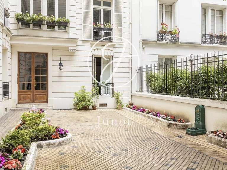 Appartement Paris 16e - 4 chambres - 144m²