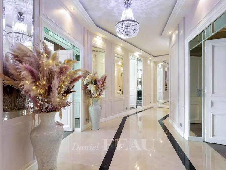 Appartement Paris 16e - 4 chambres - 248m²