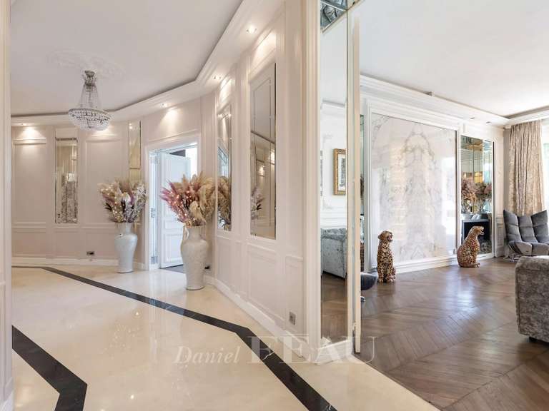 Appartement Paris 16e - 4 chambres - 248m²