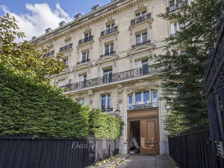 Appartement Paris 16e - 4 chambres - 248m²