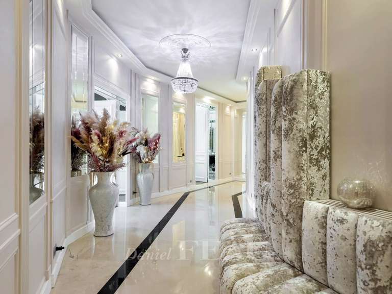 Appartement Paris 16e - 4 chambres - 248m²