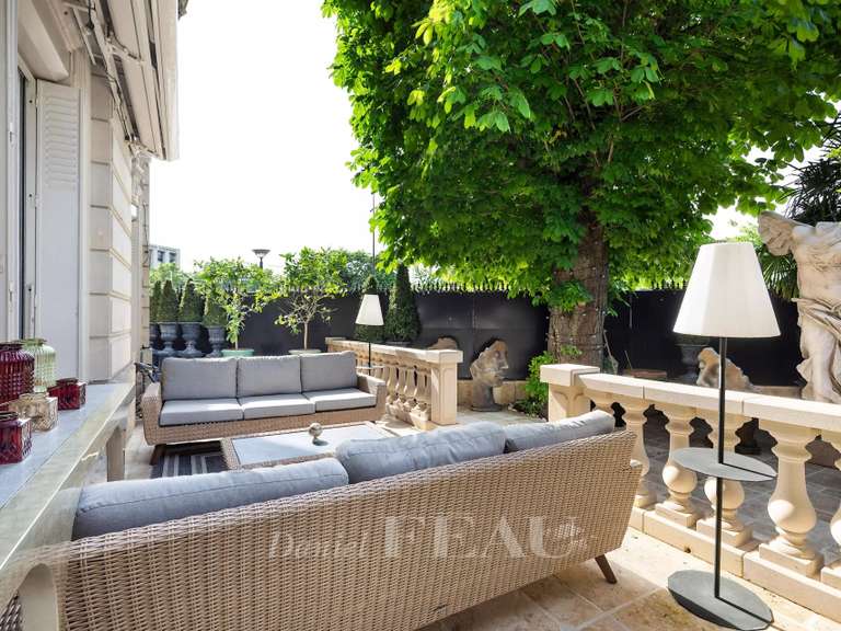 Appartement Paris 16e - 4 chambres - 248m²