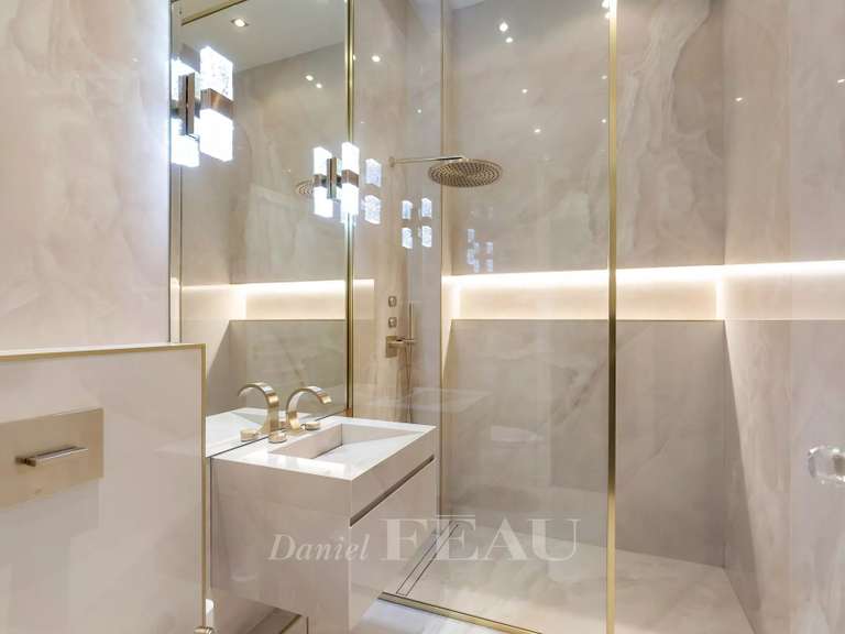 Appartement Paris 16e - 4 chambres - 248m²