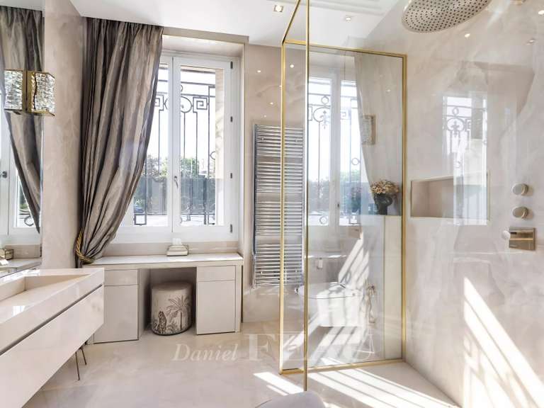 Appartement Paris 16e - 4 chambres - 248m²