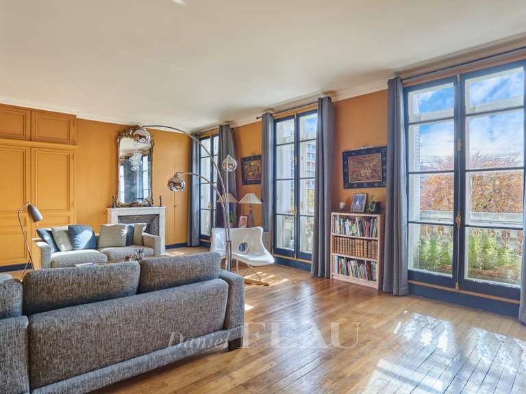 Appartement Paris 16e - 5 chambres - 225m²
