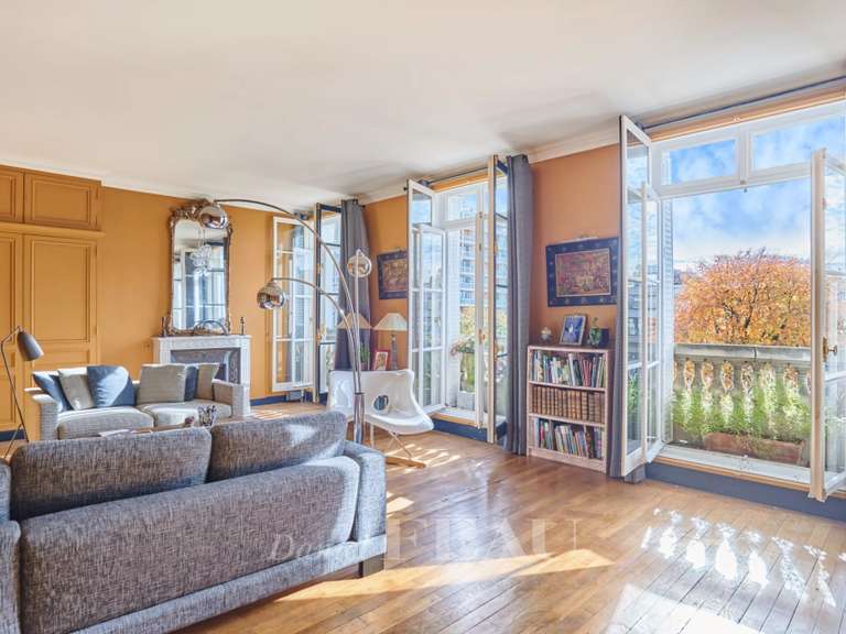 Appartement Paris 16e - 5 chambres - 225m²