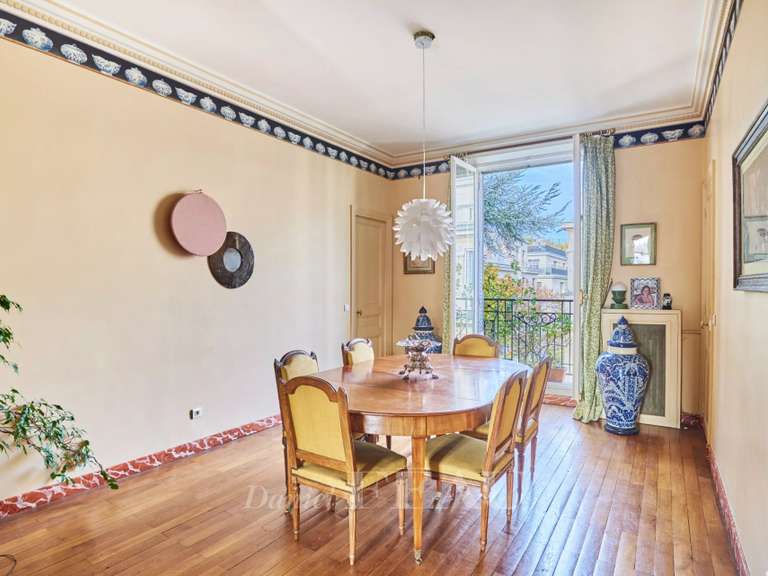 Appartement Paris 16e - 5 chambres - 225m²