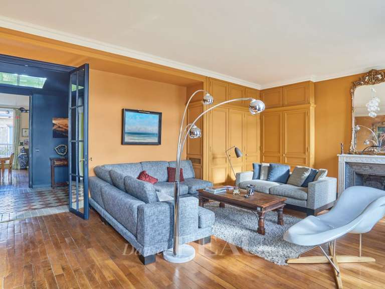 Appartement Paris 16e - 5 chambres - 225m²