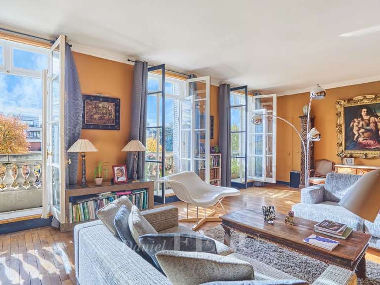Appartement Paris 16e - 5 chambres - 225m²