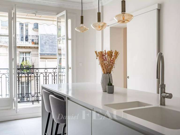 Appartement Paris 16e - 4 chambres - 201m²