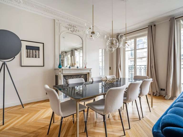 Appartement Paris 16e - 4 chambres - 201m²