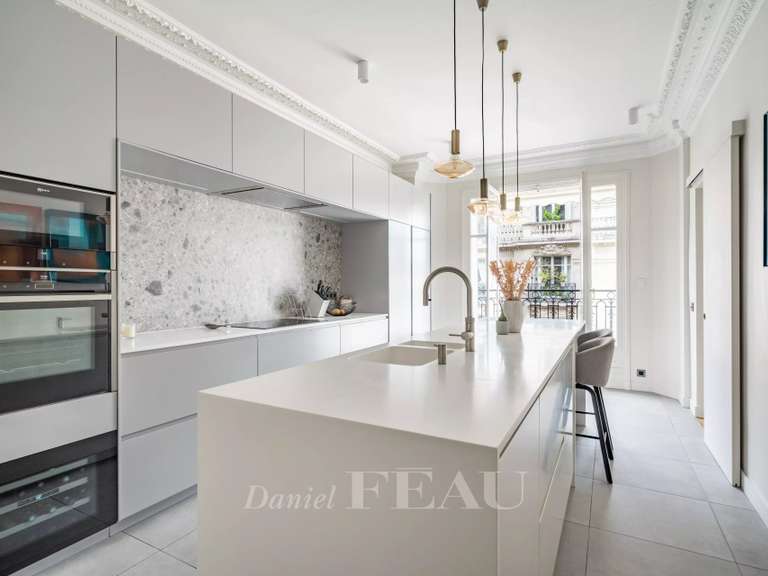 Appartement Paris 16e - 4 chambres - 201m²
