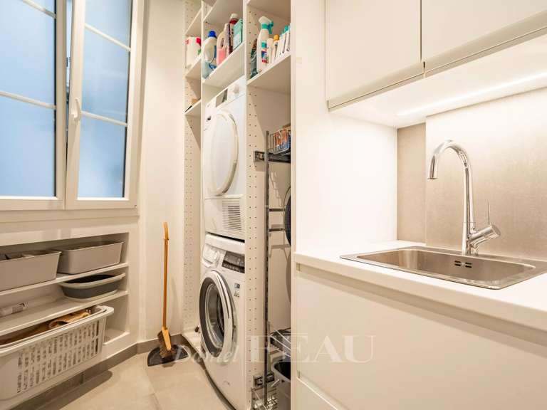 Appartement Paris 16e - 4 chambres - 201m²