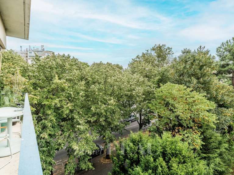 Appartement Paris 16e - 3 chambres - 194m²