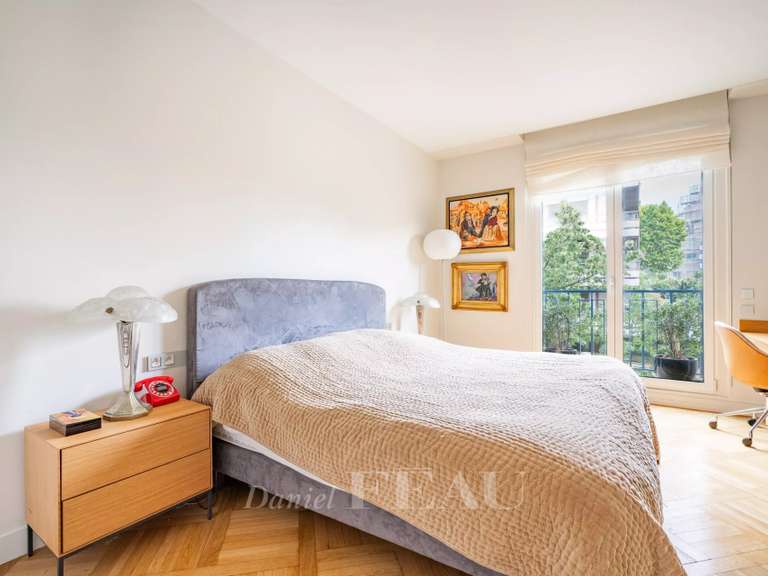 Appartement Paris 16e - 3 chambres - 194m²