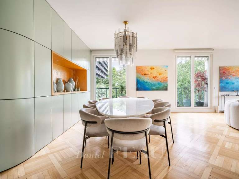 Appartement Paris 16e - 3 chambres - 194m²