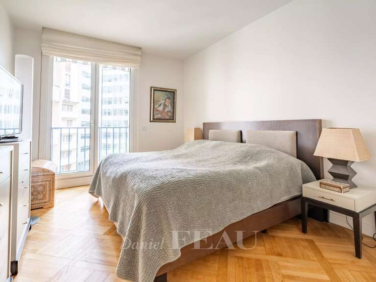 Appartement Paris 16e - 3 chambres - 194m²
