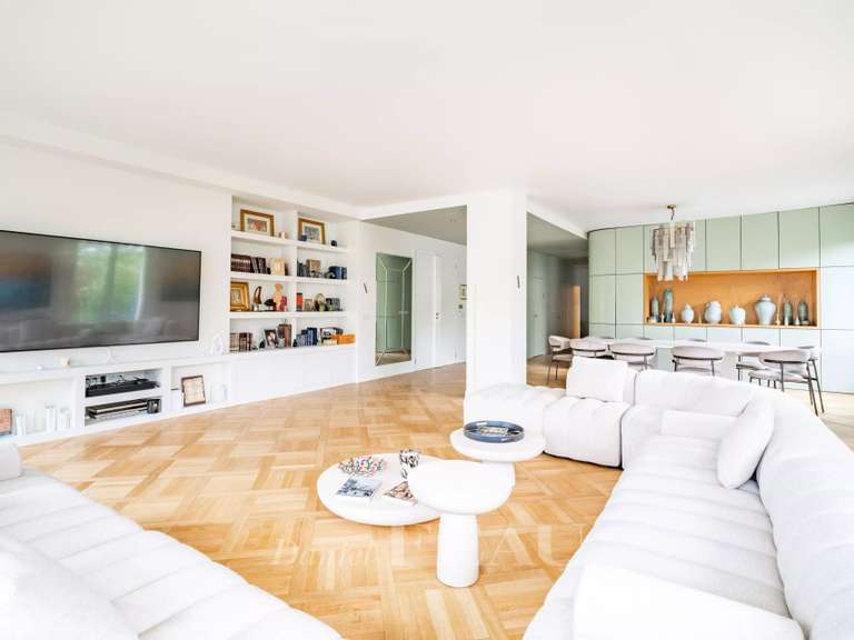 Appartement Paris 16e - 3 chambres - 194m²