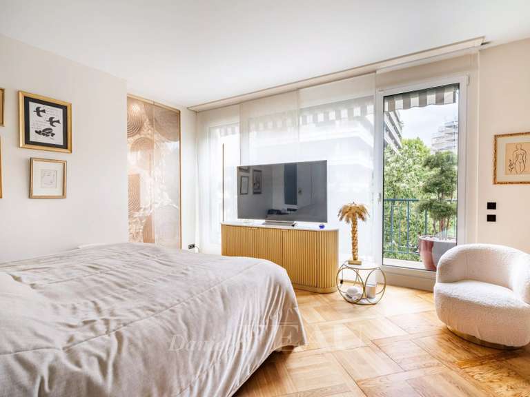 Appartement Paris 16e - 3 chambres - 194m²