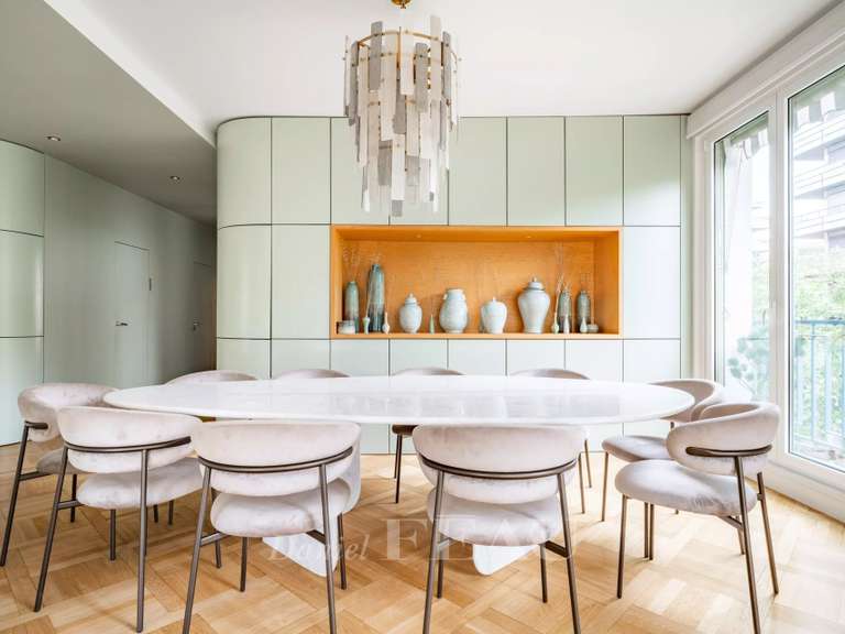 Appartement Paris 16e - 3 chambres - 194m²