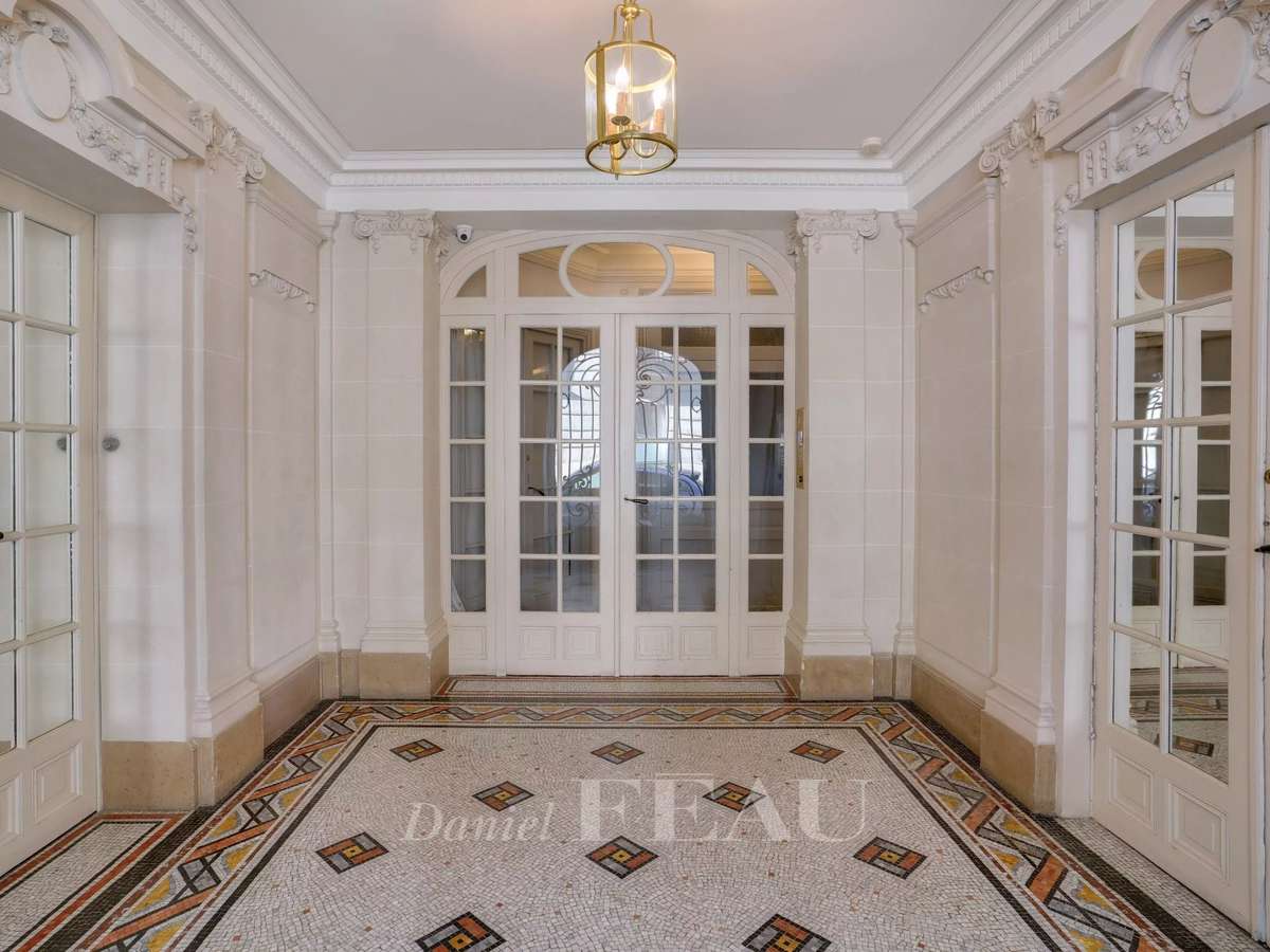 Apartment Paris 16e