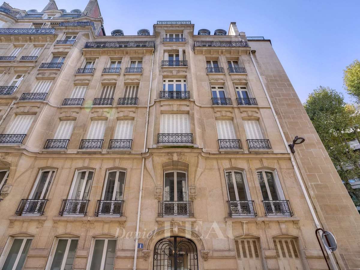 Apartment Paris 16e