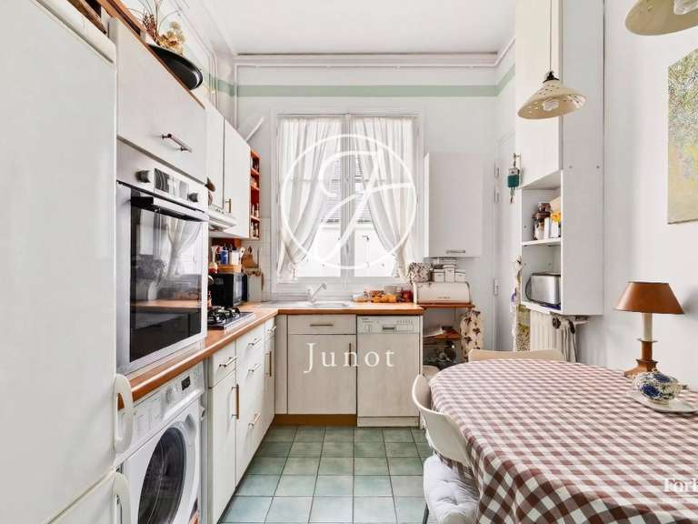 Appartement Paris 16e - 3 chambres - 117m²