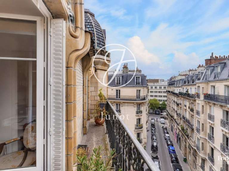 Appartement Paris 16e - 3 chambres - 117m²
