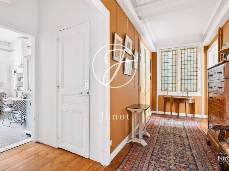 Appartement Paris 16e - 3 chambres - 117m²