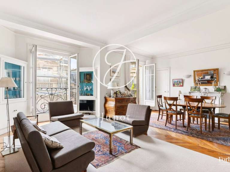 Appartement Paris 16e - 3 chambres - 117m²