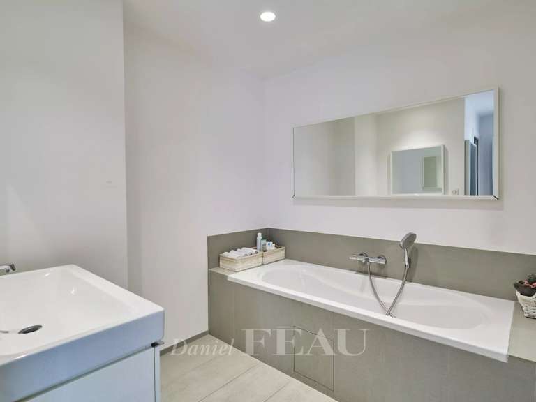 Appartement Paris 16e - 2 chambres - 100m²
