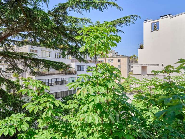 Appartement Paris 16e - 4 chambres - 119m²