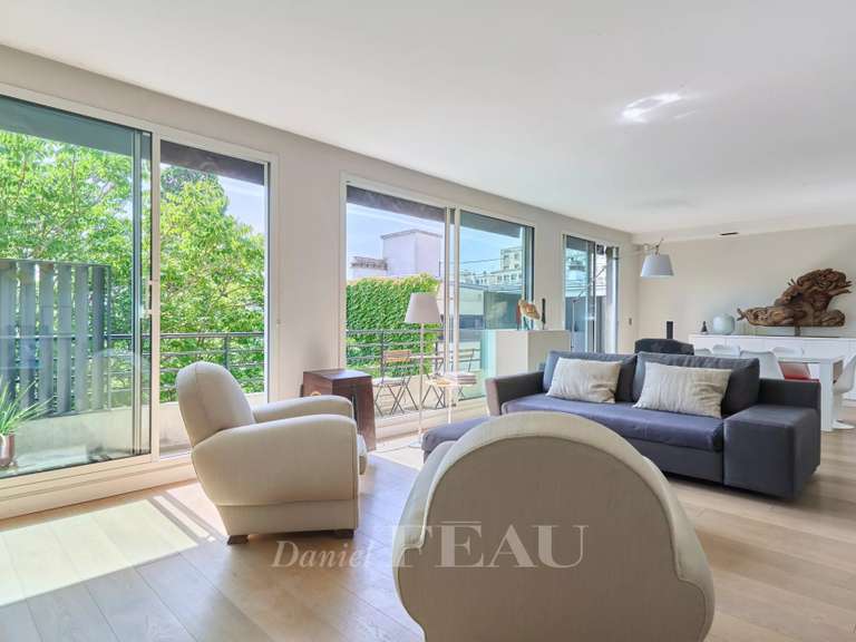 Appartement Paris 16e - 4 chambres - 119m²