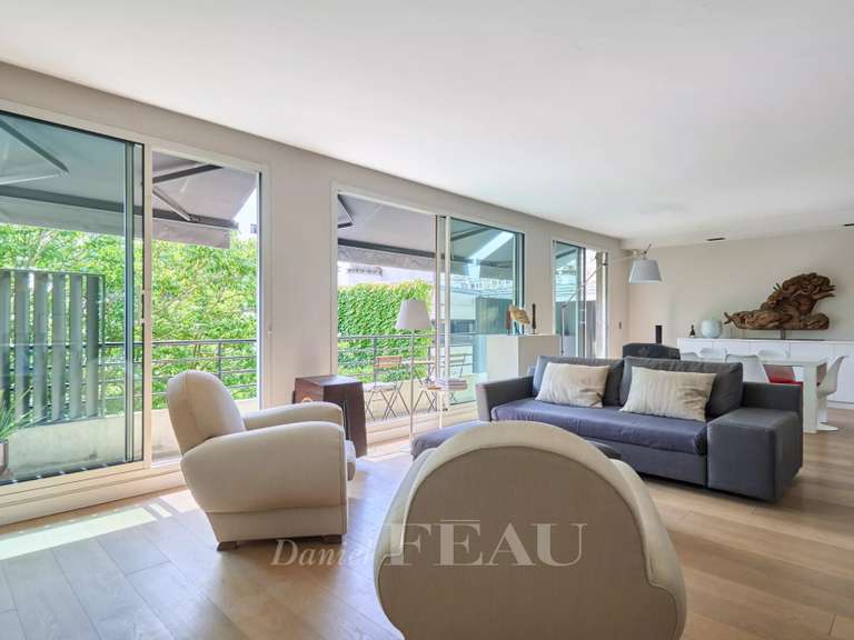 Appartement Paris 16e - 4 chambres - 119m²
